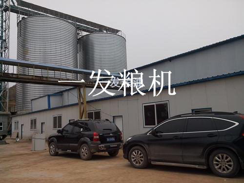 山西長治30噸立式石磨面粉機組